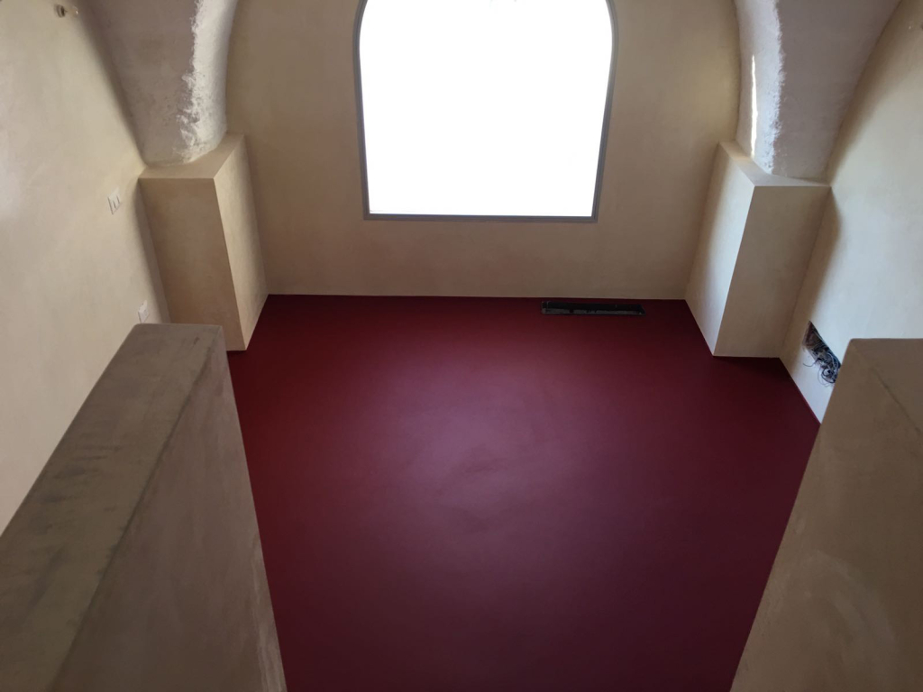 MONOCROMO / Pavimento