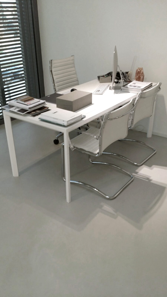 SPATOLATO / Pavimento Ufficio