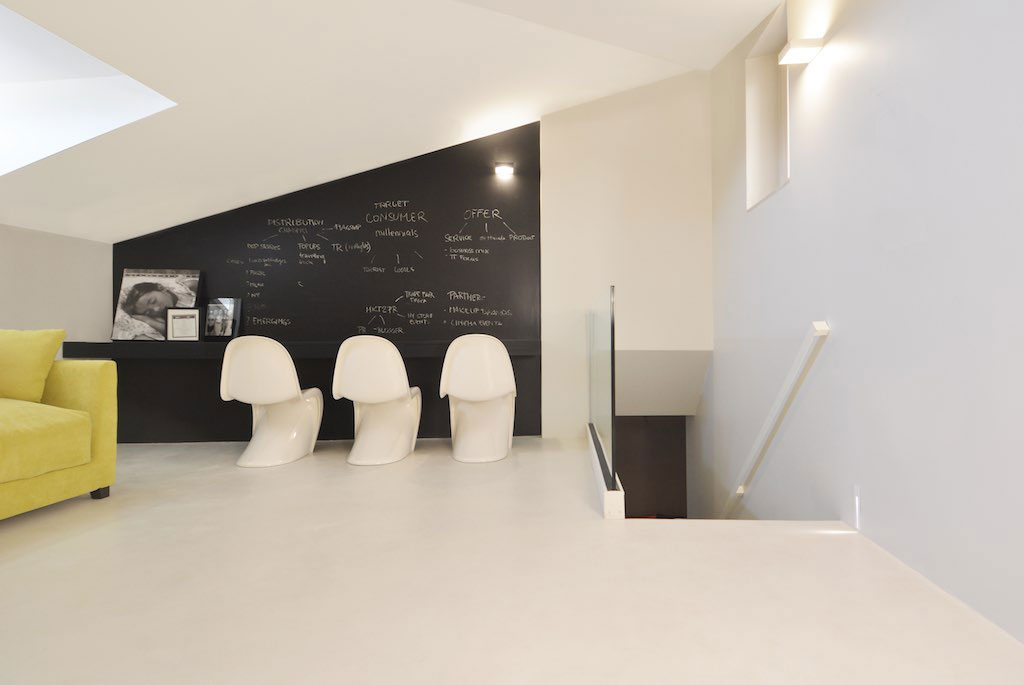 SPATOLATO / Pavimento