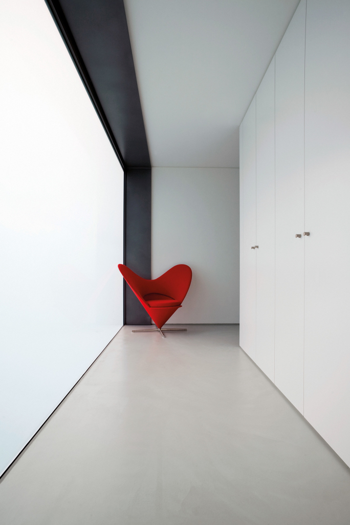 SPATOLATO / Pavimento