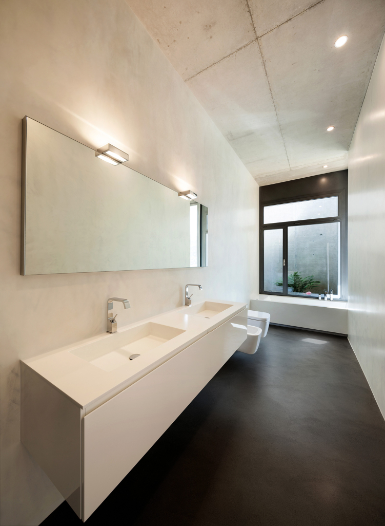 CEMENTO MADRE / Bagno